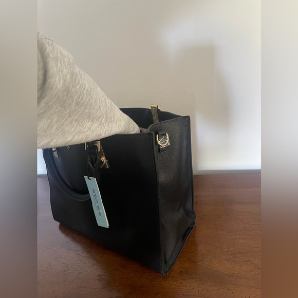 NWT* Black Antonio Melani Purse - Picture 3 of 7
